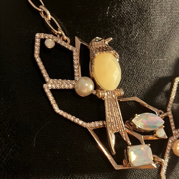 Betsey Johnson Gold Cream Floral Geometric Necklace - Picture 3 of 9